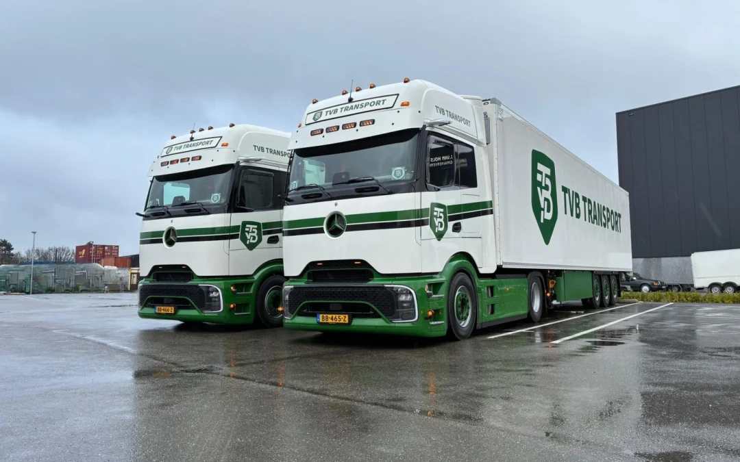 Twee nieuwe Mercedes-Benz Actros L trucks toegevoegd aan het wagenpark